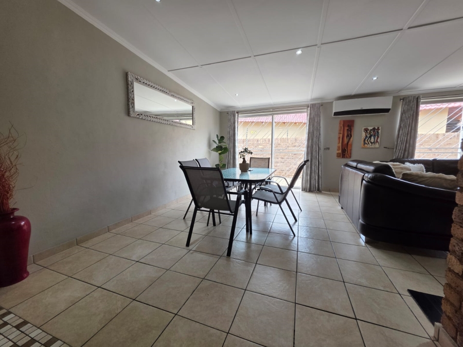 3 Bedroom Property for Sale in Carters Glen Northern Cape